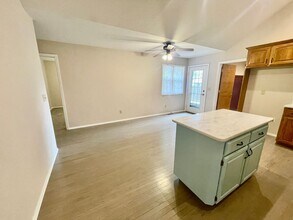 1233 E Ogorman Ct in Springfield, MO - Building Photo - Building Photo