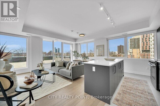 property at 664 Spadina Ave.