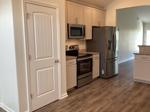 4 Buxton Ave in Savannah, GA - Building Photo - Building Photo