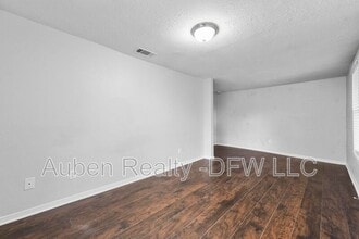 521 Ruth St in Denton, TX - Building Photo - Building Photo