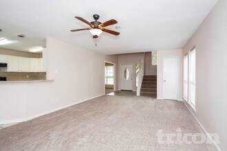 1702 Glacier Blue Dr in Fresno, TX - Foto de edificio - Building Photo