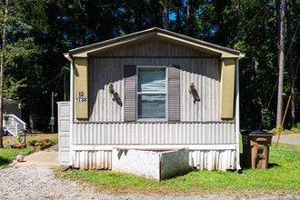 Highwoods in Hillsborough, NC - Building Photo - Building Photo
