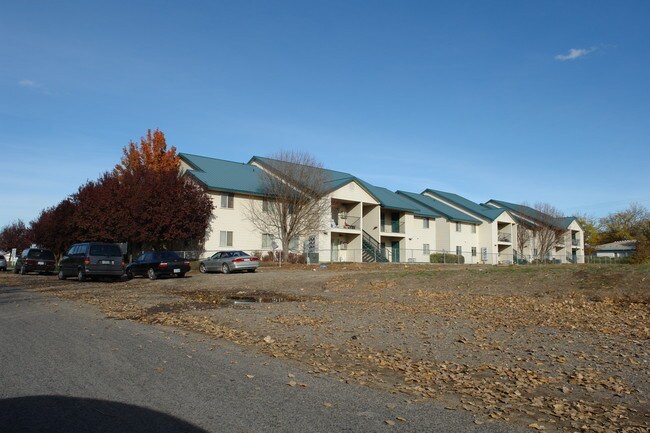 Parkview Apartments in Ontario, OR - Building Photo - Building Photo