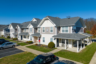 Preston Pointe in Canal Winchester, OH - Building Photo - Building Photo