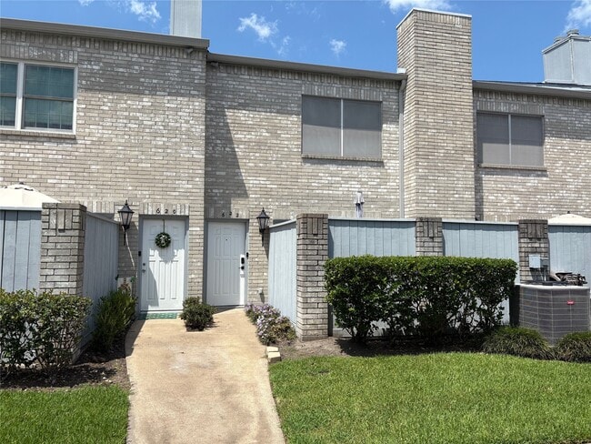 property at 622 Wilcrest Dr