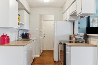 5707 Cripple Brook Ct in Houston, TX - Building Photo - Building Photo