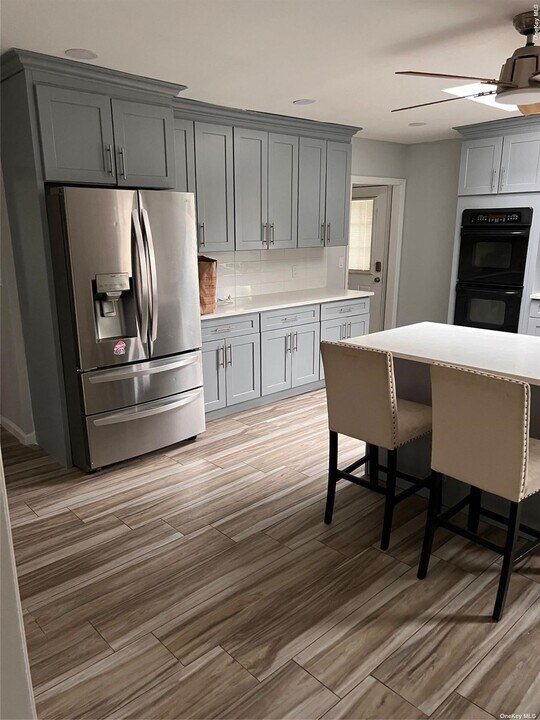 80 Ellen St in Bethpage, NY - Building Photo
