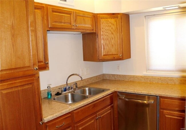 3730 Eminence Blvd in St. Louis, MO - Building Photo - Building Photo
