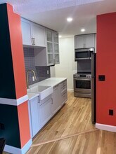 505 Centre St, Unit #7 in Newton, MA - Foto de edificio - Building Photo