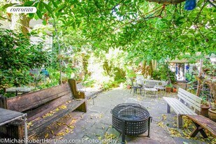 208 Avenue B in New York, NY - Building Photo