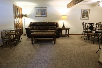 Carriage Hill Apartments: A 55 and Better Community in Canton, OH - Foto de edificio - Interior Photo