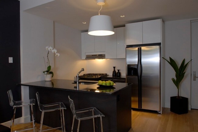 Castle Braid Apartments in Brooklyn, NY - Building Photo - Interior Photo