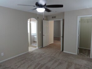 9438 E 109th Ave in Henderson, CO - Building Photo - Building Photo