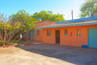 Bordon's Court in Tucson, AZ - Building Photo - Building Photo