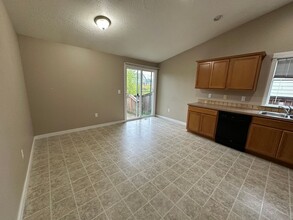 646 NE Trinity St in Albany, OR - Building Photo - Building Photo
