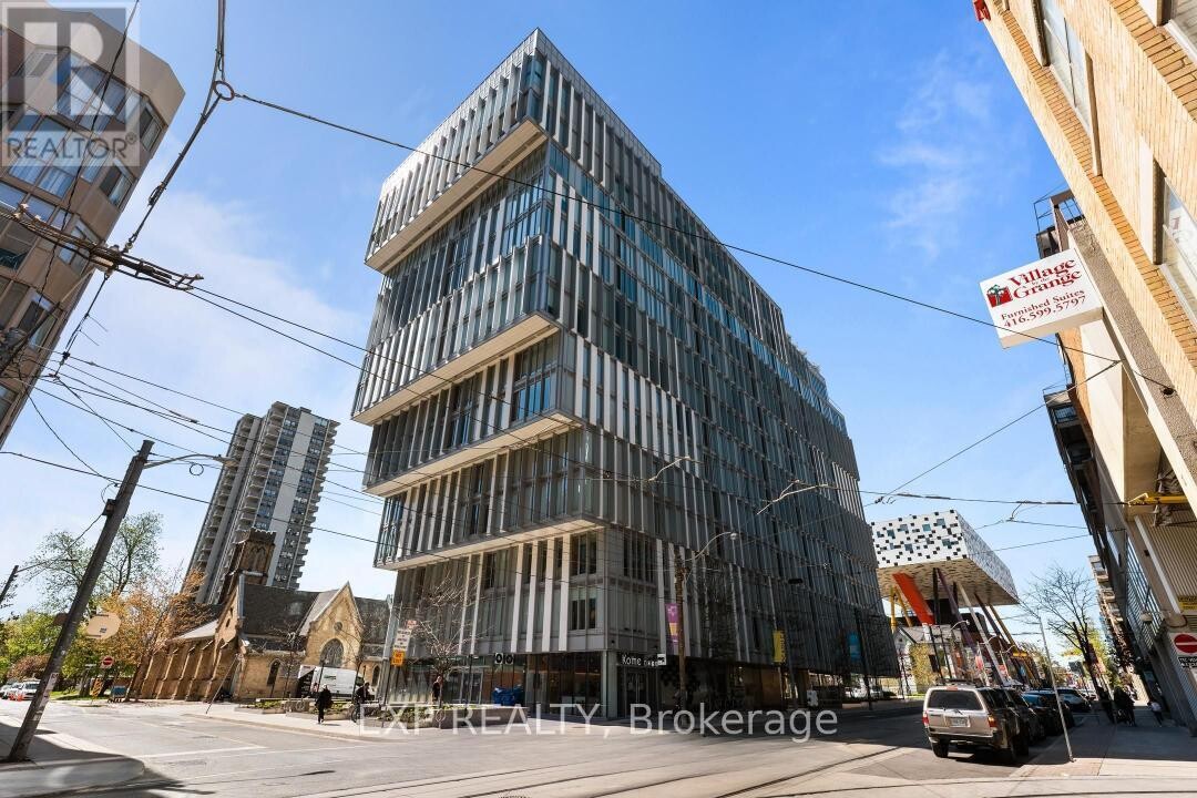 50-250 McCaul St in Toronto, ON - Building Photo