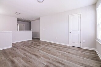 36 W Painted Way in Clayton, NC - Foto de edificio - Building Photo