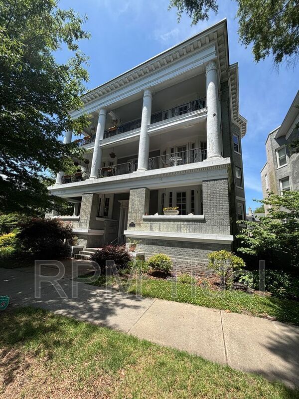 1005 Colonial Ave in Norfolk, VA - Building Photo - Building Photo