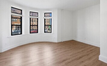 884 Huntington Ave, Unit 1 in Boston, MA - Foto de edificio - Building Photo