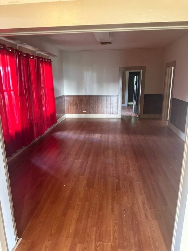 property at 465 S 4th St