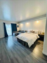 1313 S Pembrooke Ln in Anaheim, CA - Building Photo