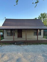 3345 W Don Tyson Pkwy in Springdale, AR - Building Photo