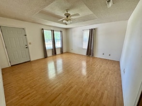 5904 Sara St in Fayetteville, AR - Building Photo - Building Photo