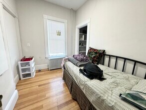 158 Boston St, Unit 2 in Boston, MA - Building Photo - Building Photo