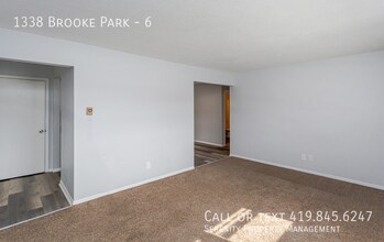 1338 Brooke Park Dr in Toledo, OH - Building Photo - Building Photo