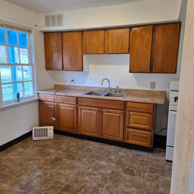 531 NW 15th Dr in Pendleton, OR - Building Photo - Building Photo