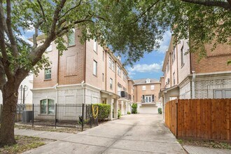 1408 Birdsall St in Houston, TX - Building Photo - Building Photo