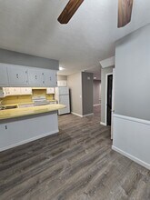 5604 S 79th St in Omaha, NE - Building Photo - Building Photo