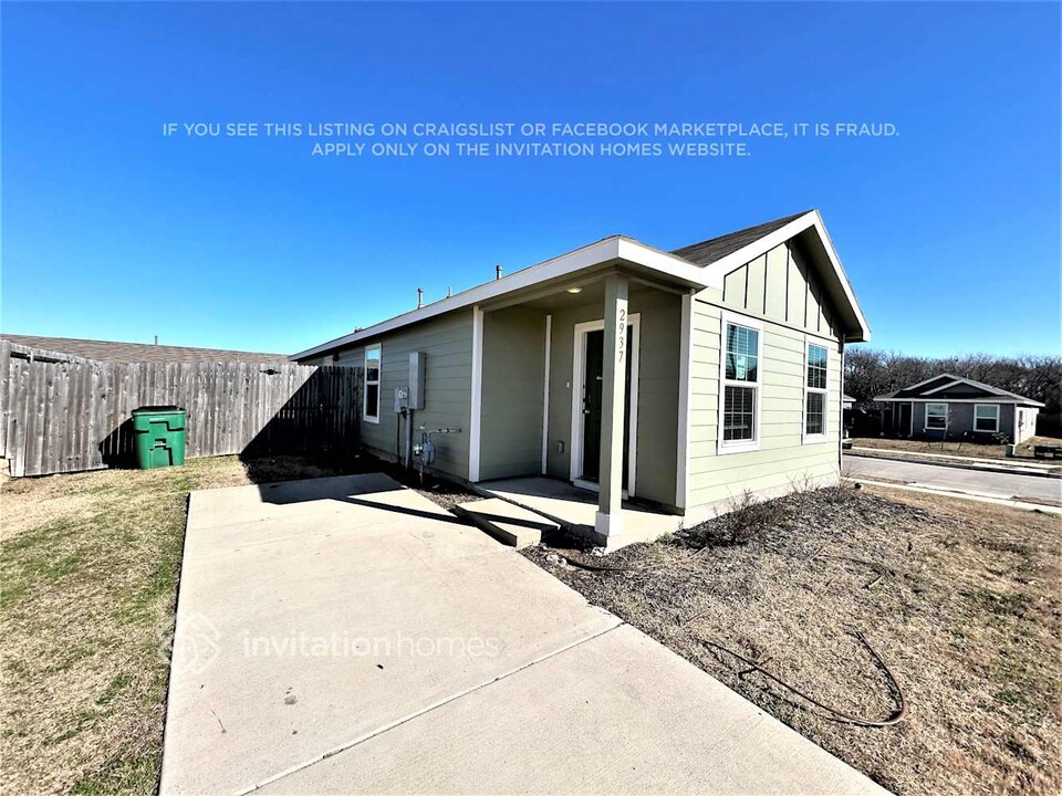 2937 Greenhorn Ave in Crandall, TX - Building Photo