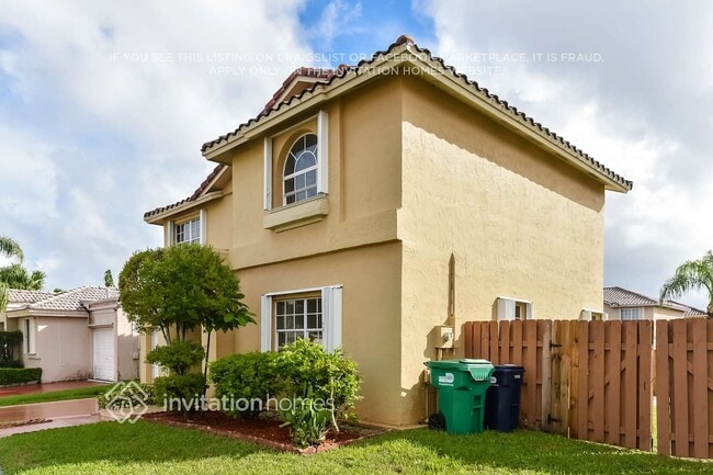 11357 SW 161st Pl in Miami, FL - Building Photo - Building Photo