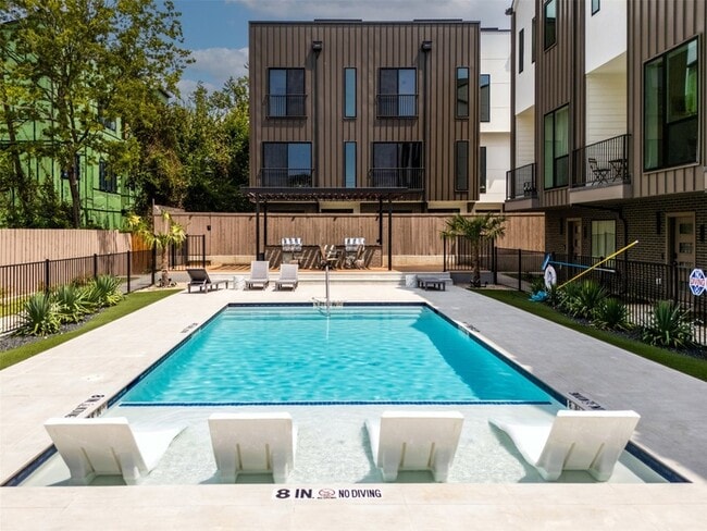 1902 N Carroll Ave in Dallas, TX - Foto de edificio - Building Photo