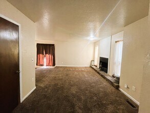 10227 Shadowridge Dr-Unit -10225 Shadowridge-1 in Oklahoma City, OK - Building Photo - Building Photo