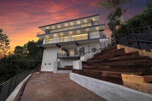 5710 Hill Oak Dr in Los Angeles, CA - Building Photo