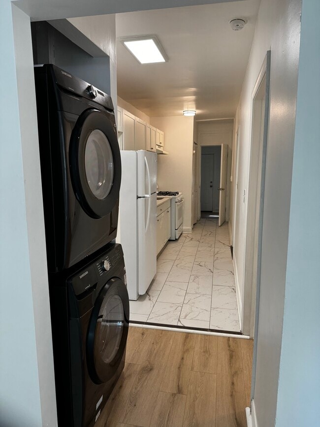 5017 1st St NW, Unit 2 in Washington, DC - Building Photo - Building Photo