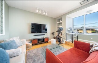 689 Marin Blvd in Jersey City, NJ - Building Photo