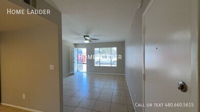 3213 E Hartford Ave in Phoenix, AZ - Building Photo - Building Photo