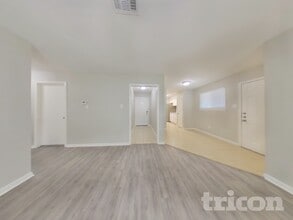 11054 Spottswood Dr in Houston, TX - Building Photo - Building Photo