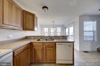 8 Shady Tree Ct in East York, PA - Building Photo - Building Photo