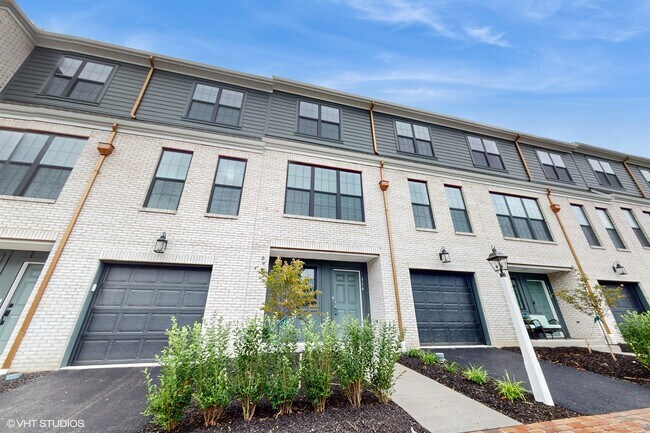 314 E Lake St in Cranberry Township, PA - Building Photo - Building Photo