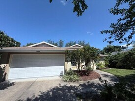 3225 Hart Way in Sarasota, FL - Building Photo