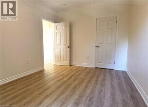 76 Wentworth St S in Hamilton, ON - Building Photo - Building Photo