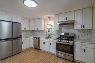 11 Maine Ave in Natick, MA - Building Photo - Building Photo