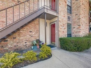 15221 Berry Trail in Dallas, TX - Building Photo - Building Photo