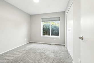 1311 Brooke Dr in Newberg, OR - Building Photo - Building Photo
