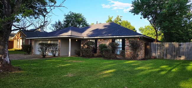 6213 W Oxbow Loop in Bossier City, LA - Foto de edificio - Building Photo