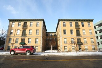 Midtown Apartments in Lansing, MI - Foto de edificio - Building Photo